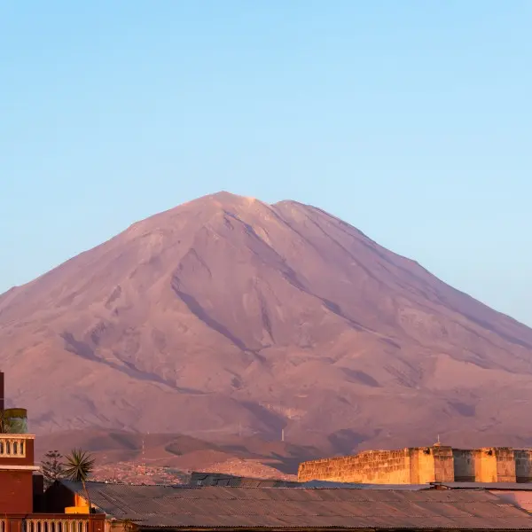 אראקיפה הקסומה: הרפתקה בפרו שכל חובב חייב לחוות!
